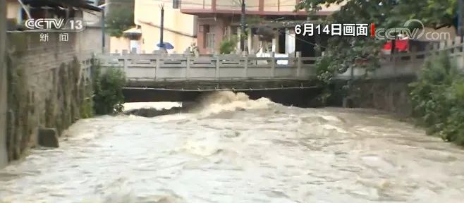 死亡和失踪24人，贵州遭60年来最强暴雨，一对夫妻赶回家前母亲女儿不幸被冲走