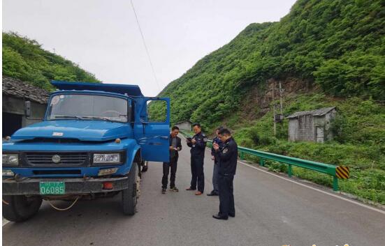 奉节县龙桥土家族乡:开展变型拖拉机专项整治行动