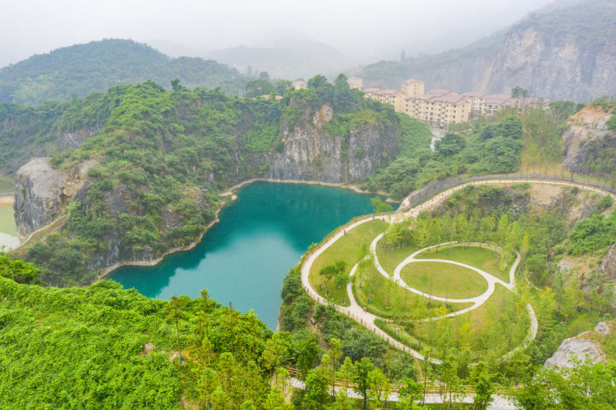 重庆渝北:废弃矿山蝶变高颜值公园