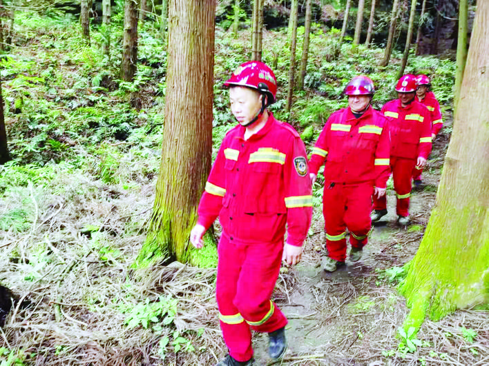 护林员 节日在岗 筑牢森林"防火墙"