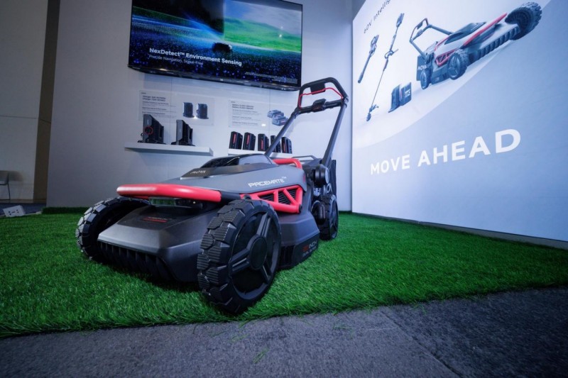 从割草机到智能工具，MOVA在CES展示智能庭院全景-锋巢网