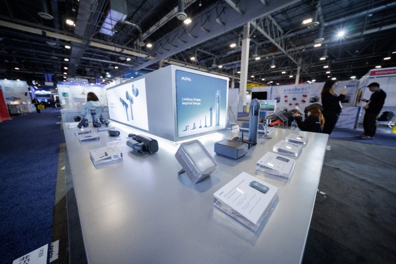 从割草机到智能工具，MOVA在CES展示智能庭院全景-锋巢网