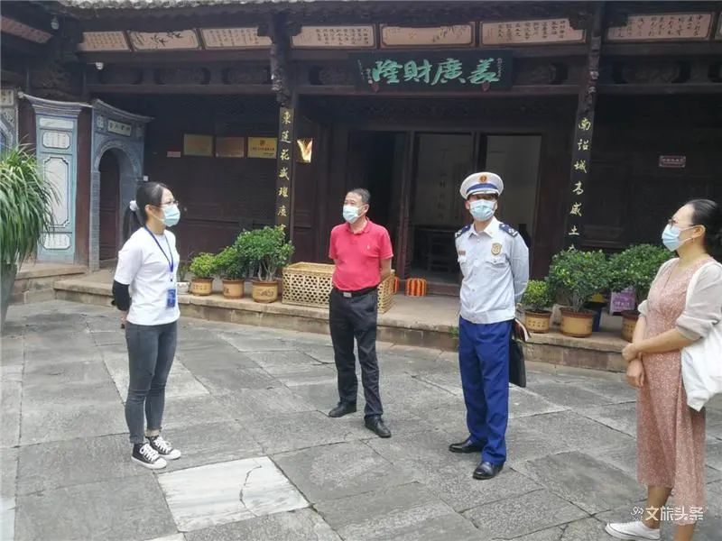 淄博交通文艺广播|“没钱就不要出来祸害人！”游客进店不买鼓被辱骂！处理结果来了