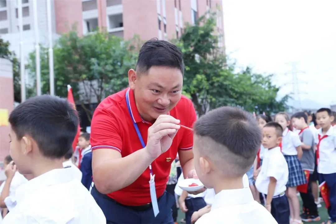 莘莘学子怎么读（莘莘学子）-85模板网