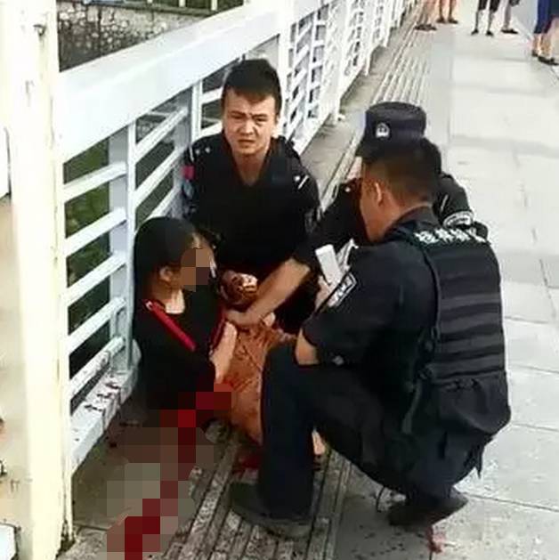 他持刀捅向三名妙龄女子,作案动机令人愤怒