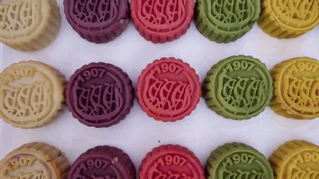 中国青年报微信公号|高校月饼已上线，你喜欢哪一款？