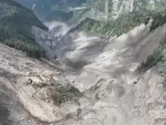 水中“填”路、峭壁抢险 吉隆口岸救援为何