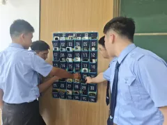 课前手机统一入袋入盒，近期多所高校推进“