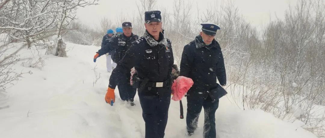 暴风雪中，紧急救援！