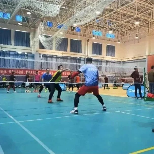 “挥”出精彩！芝罘这场羽毛球赛超燃！