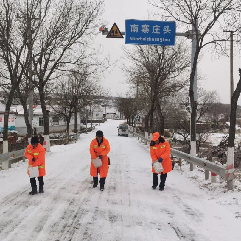 以雪为令 连夜上岗 莱阳交通全力迎战风雪