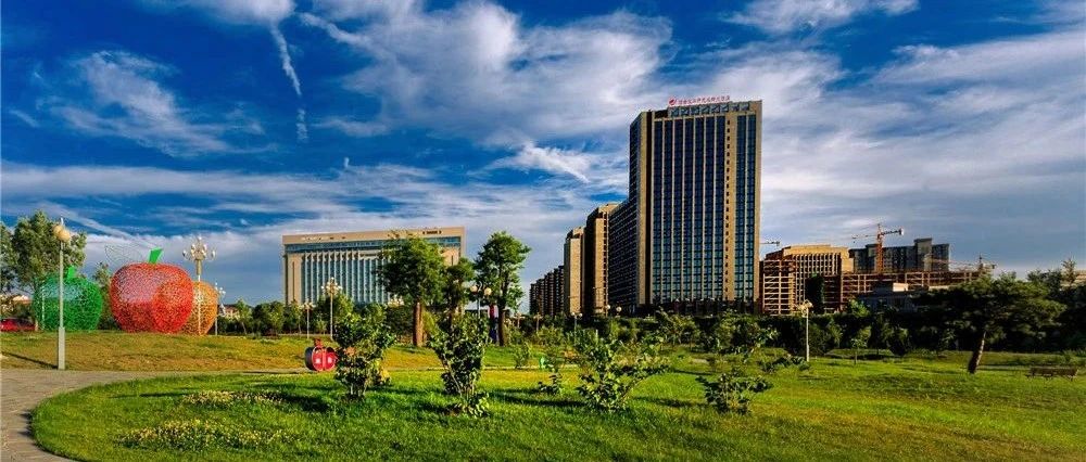 著名作家衣向东书画展在栖霞市启动