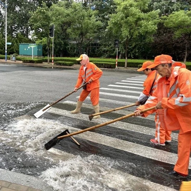 紧绷防汛“安全弦”  筑牢汛期平安防线