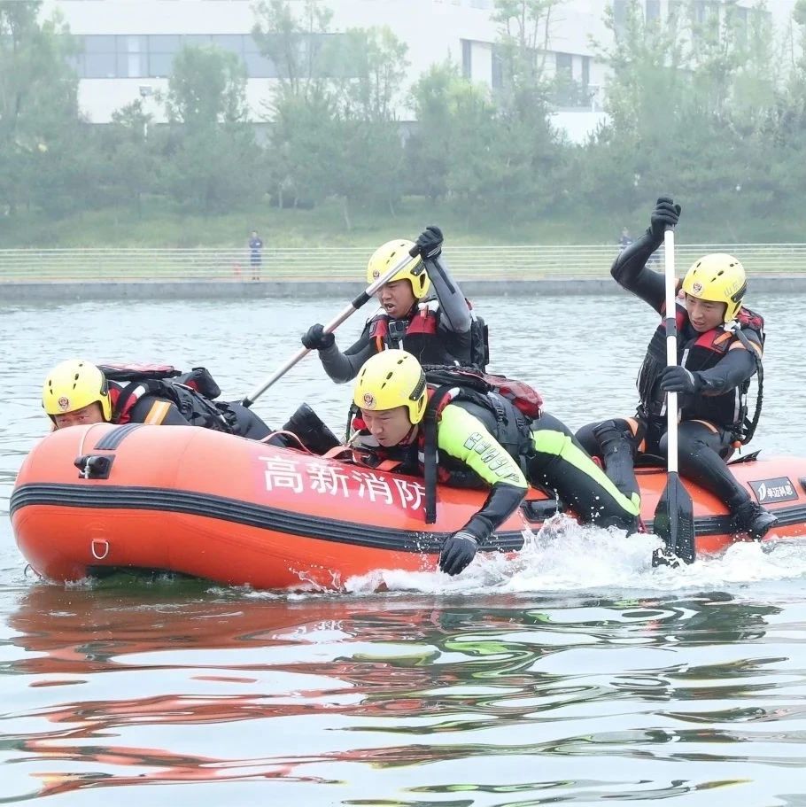 烟台高新消防锤炼水域救援“真功夫”