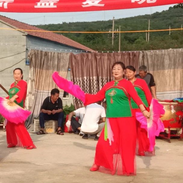 栖霞蛇窝泊镇辛家夼村消夏晚会热闹开演