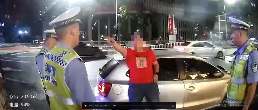 撞车、撒泼、丑态百出......烟台这名男子被刑拘！