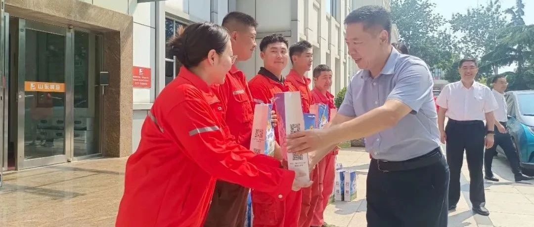 莱州：防暑降温送清凉 助企为民“不打烊”