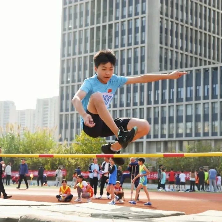 莱山区第二十二届中小学生运动会超燃开幕