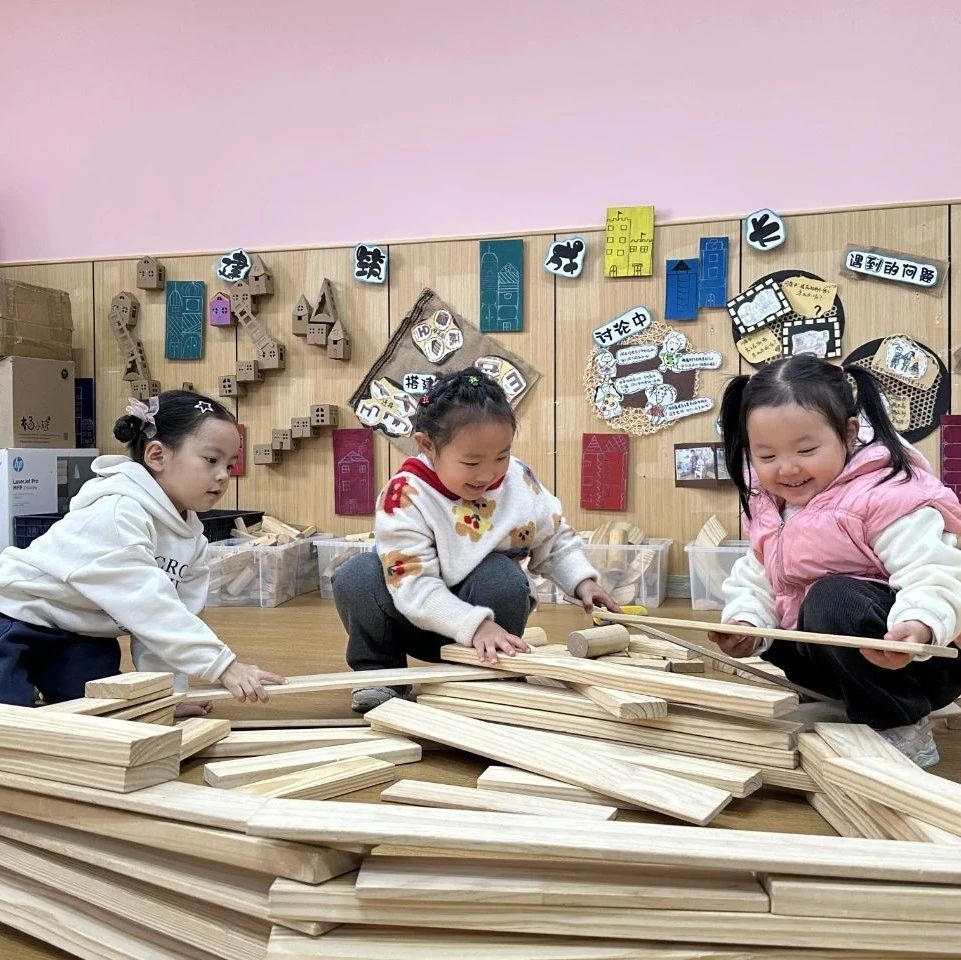 烟台高新区阳光幼儿园：小手护飞翼，童心爱自然