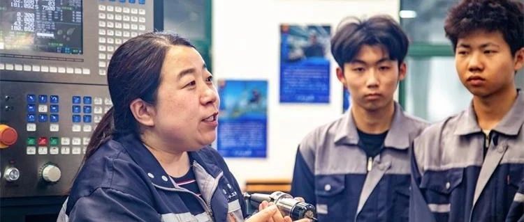 烟台汽车工程职业学院的“校园工匠”①刘凤景：把每一位职教学生都培养成才