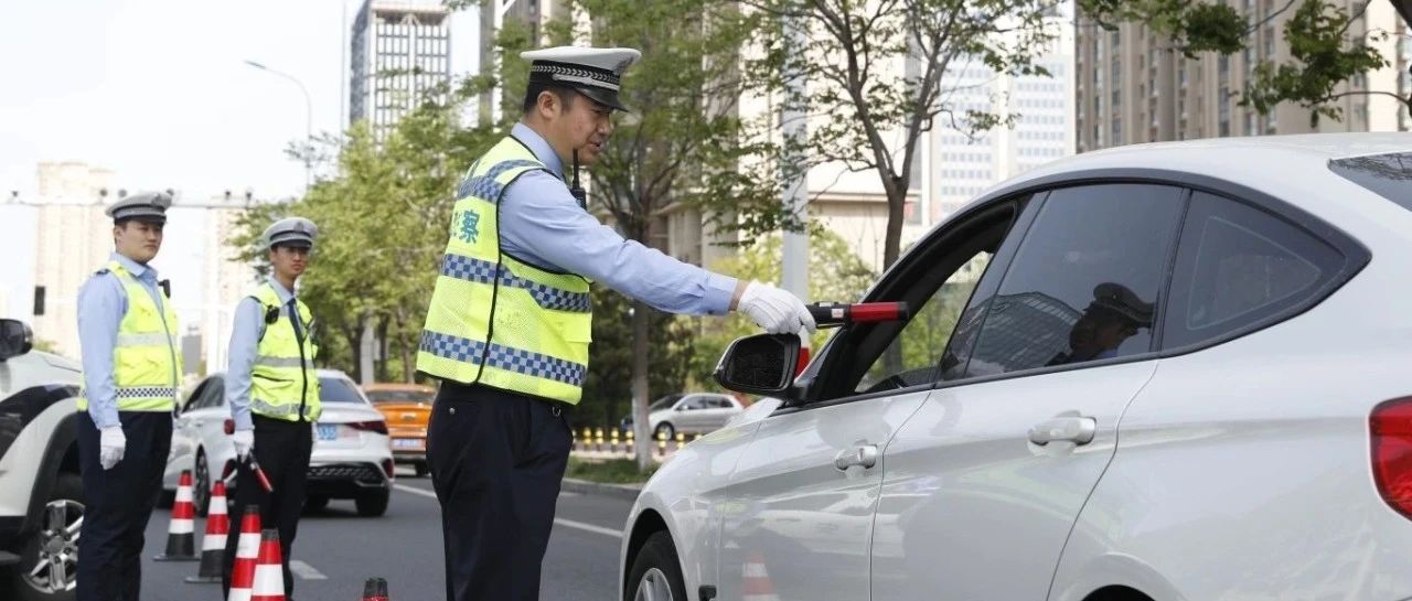 烟台交警第五大队重拳出击 高新区掀起酒醉驾专项整治风暴