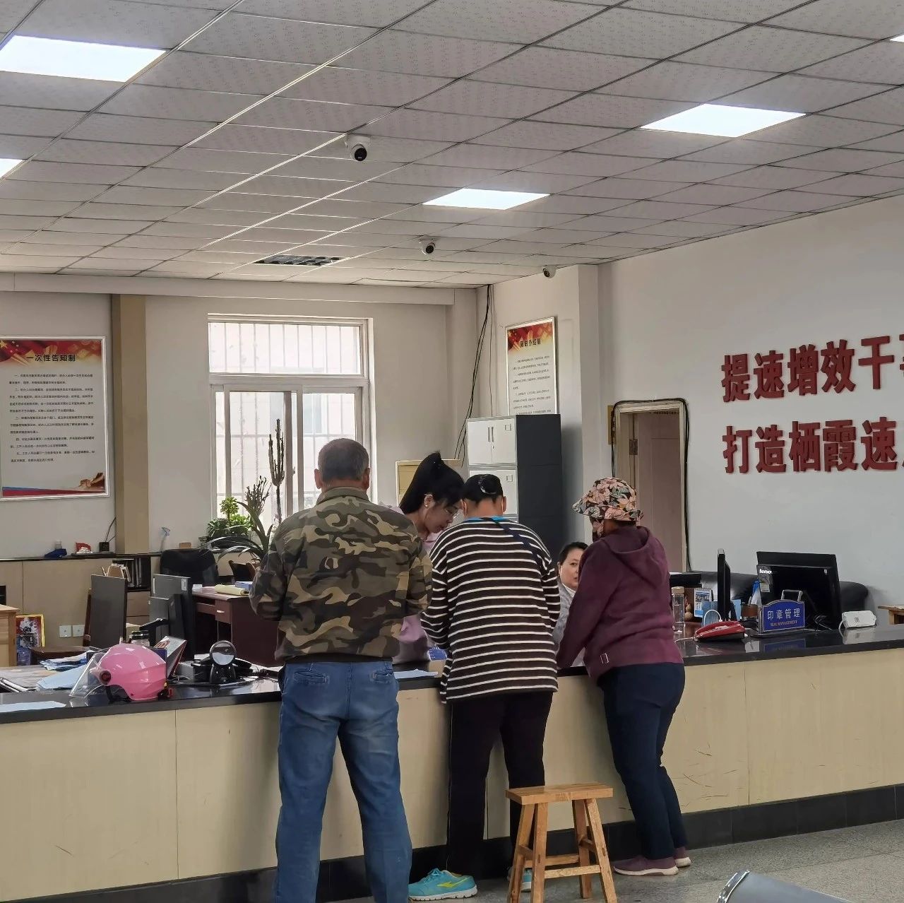 从“一窗通办”到“帮办代办”，栖霞市桃村镇“暖心政务”再升级