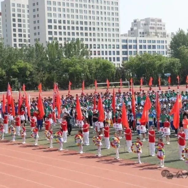 2025年龙口市第15届全民健身运动会暨中小学生田径运动会开幕