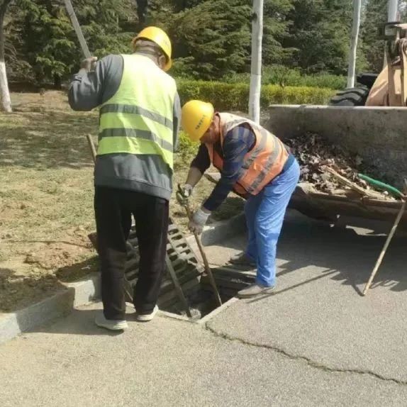 “井”尽全力护汛期！烟台全面完成汛前城市3303座雨水井清淤工作