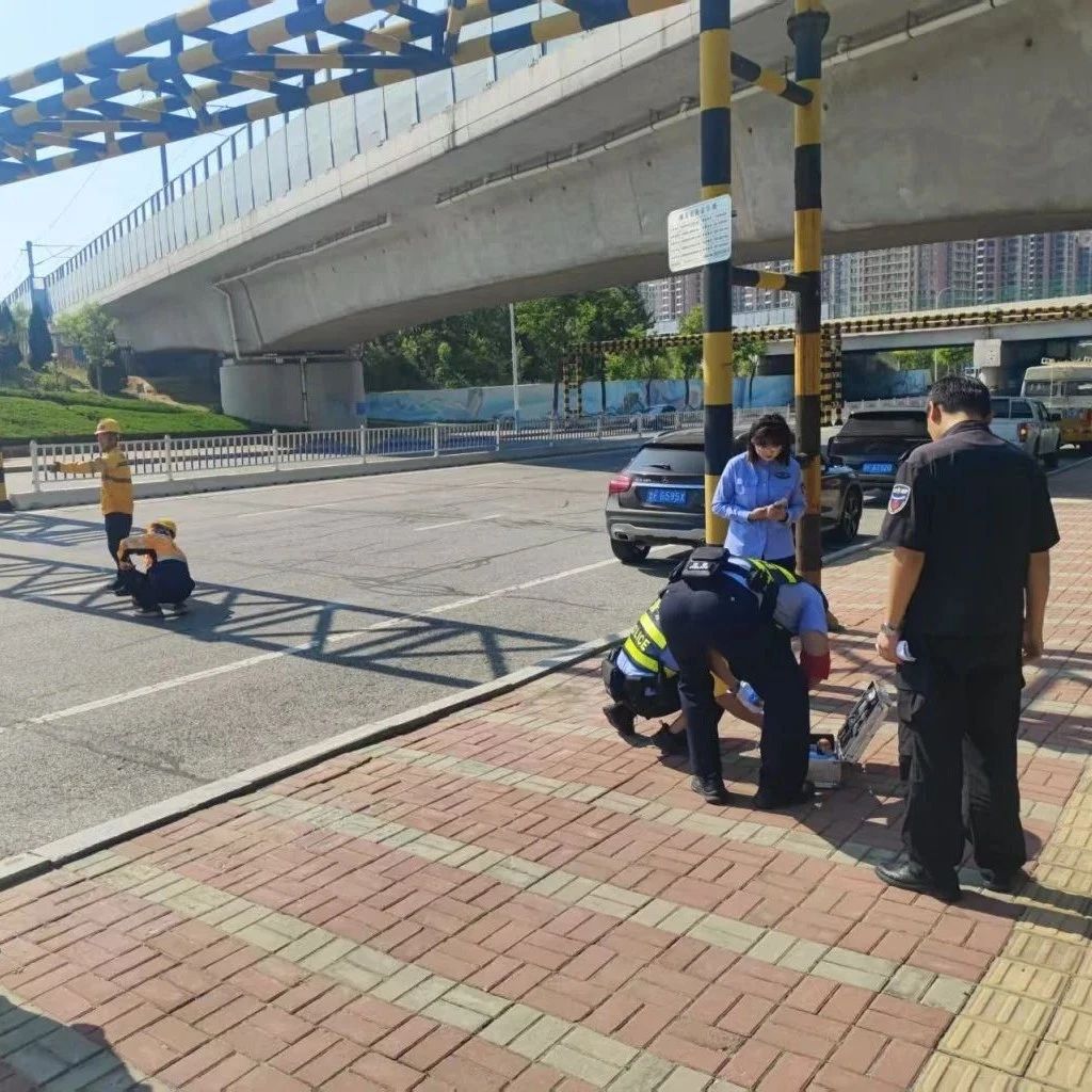 烟台高新区组织开展青荣城际铁路桥涵限高架被撞应急处置演练