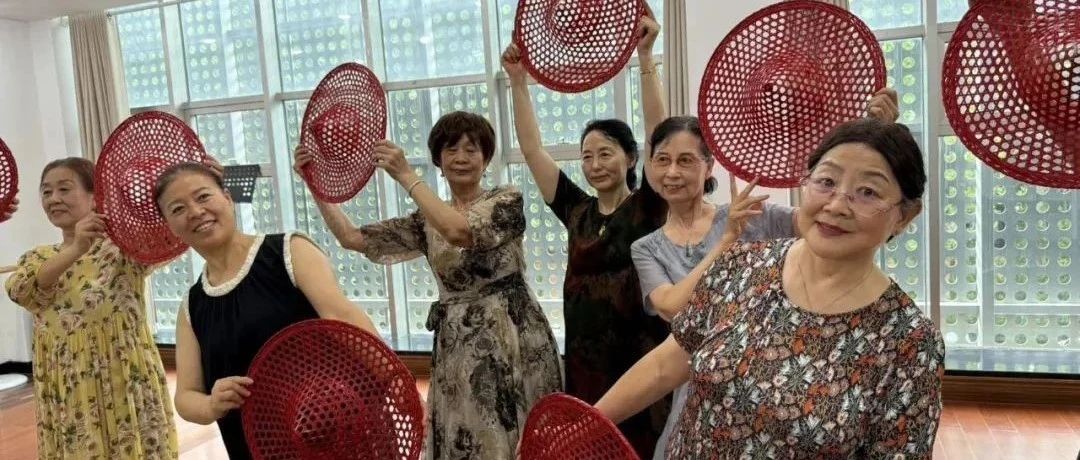 南山世纪华府社区闲置地“变身”停车场 收益反哺打造居民“快乐驿站”