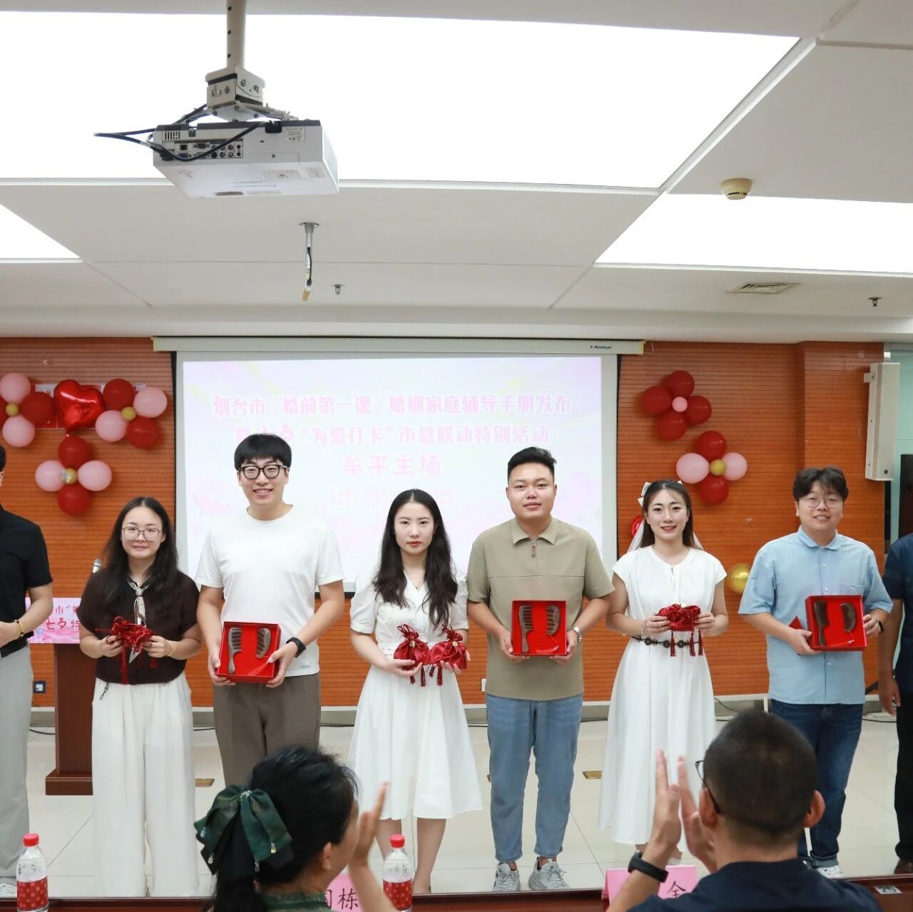 星河鹊桥相会 文明新风相伴——烟台市民政局举办七夕婚俗新风系列活动