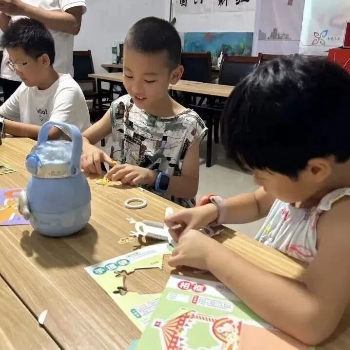嗨翻一夏！暑期公益课堂变身“欢乐制造机”，成长之路“暑”你最棒！