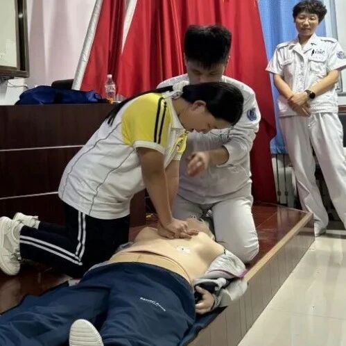 “黄金四分钟”急救知识进校园  招远市人民医院“健康科普直通车”为师生保驾护航