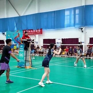 烟台市第十五届全民健身运动会羽毛球比赛成功举办