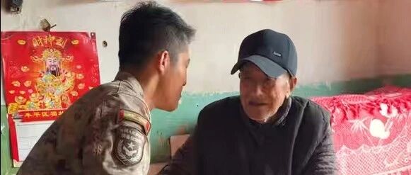 莱山区开展“致敬英雄•情暖重阳”走访慰问活动