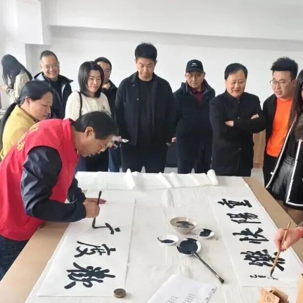 金秋重阳，莱州这群青年与老人们共赴一场温暖之约······