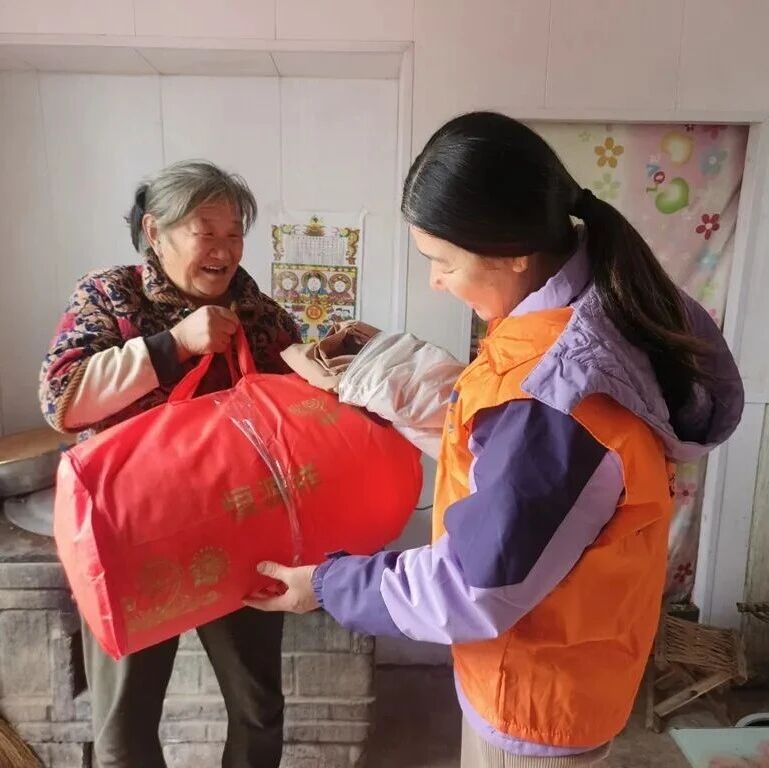 暖阳守护，加“被”温暖 | 招远市多方联动为困境家庭送去冬日关怀