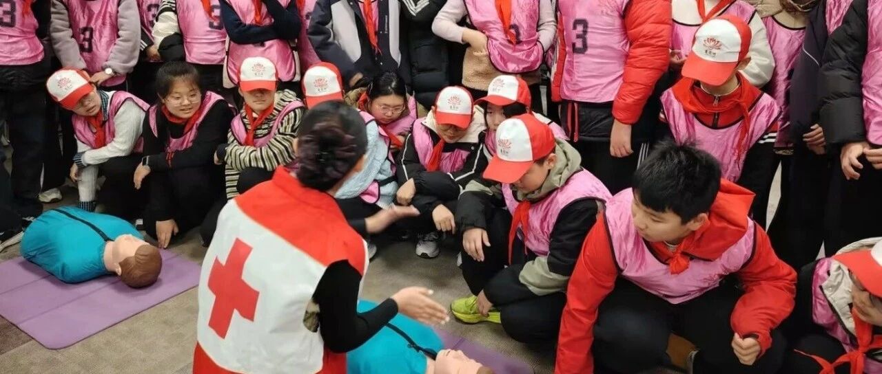 烟台十四中学子走进烟台汽车工程职业学院 沉浸式解锁研学“新玩法”