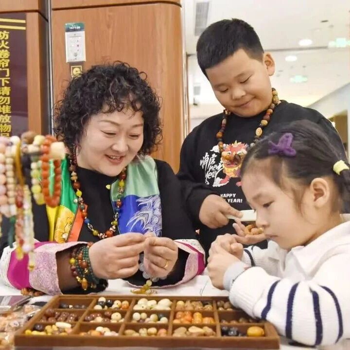 “诚信耀商圈 感恩益同行”：衡山路商圈首届消费季联动活动启动