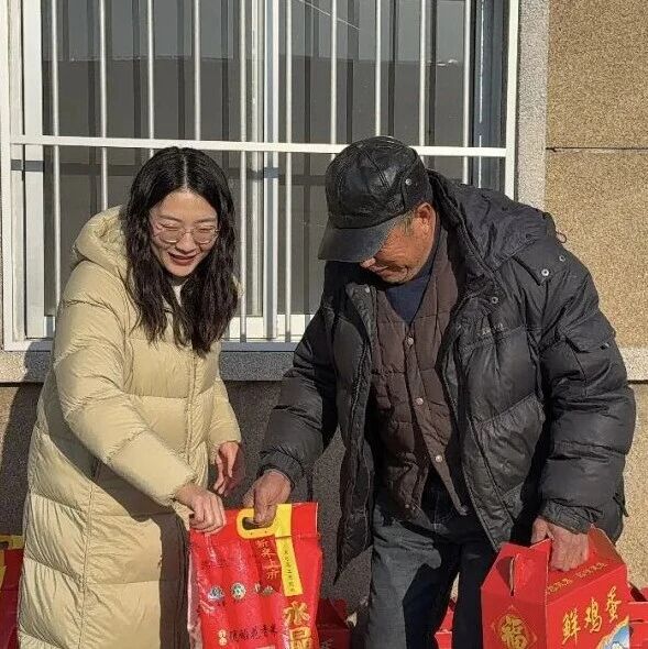 招远市梦芝街道张华孙家村高龄老人收到爱心物资