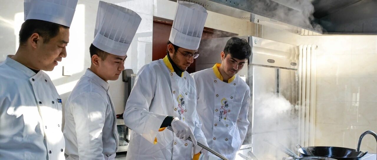 山东城市服务职业学院的“美食课堂”圈粉国际胃