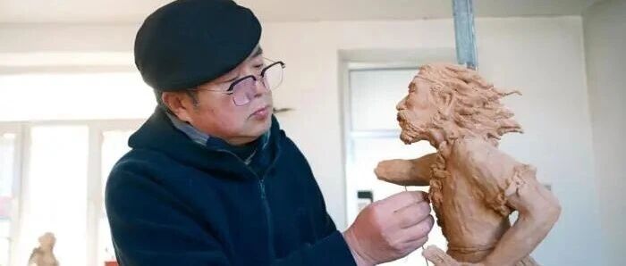 央媒看栖霞｜指尖泥巴塑乡愁 胶东彩塑藏民俗