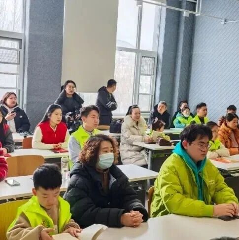 招远市启动“益童成长”计划暨“公益启学”项目  家校社协同护航青少年成长