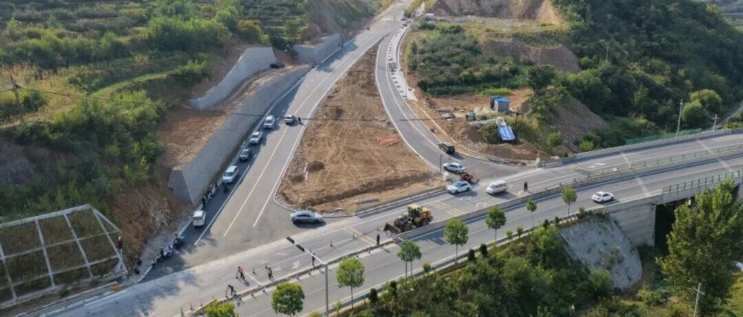 打通断头路 畅通微循环！栖霞翠屏路东延主路通车