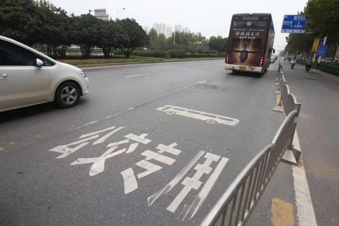 右转道是专用道怎么走?官方回应来了